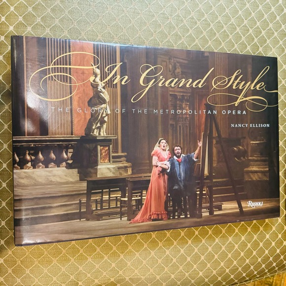 In Grand Style: The Glory of the Metropolitan Opera Hardcover 2006 Pavorotti - Picture 3 of 4